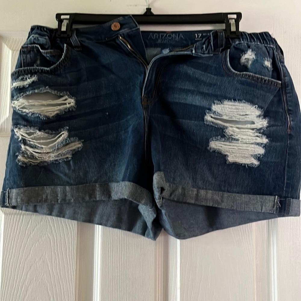 Arizona size 17 denim jean shorts 3” inseam